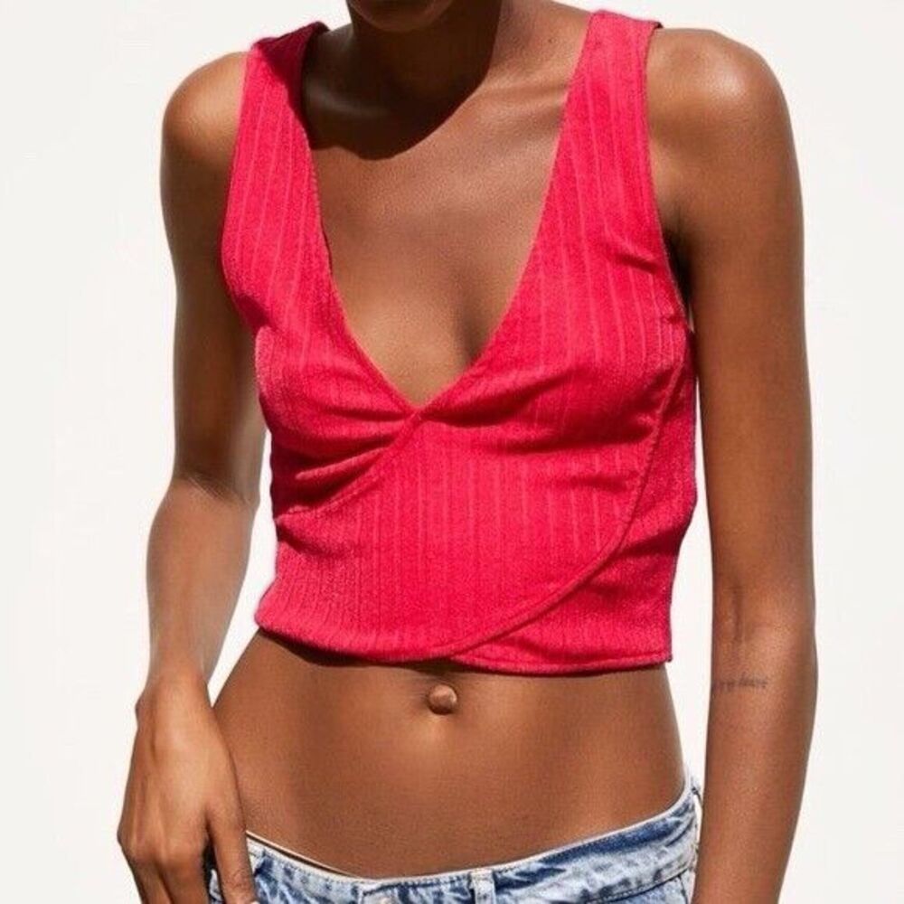 WOMANS ZARA SO CUTE TEXTURED FUCHSIA CROPPED TOP Small NWOT